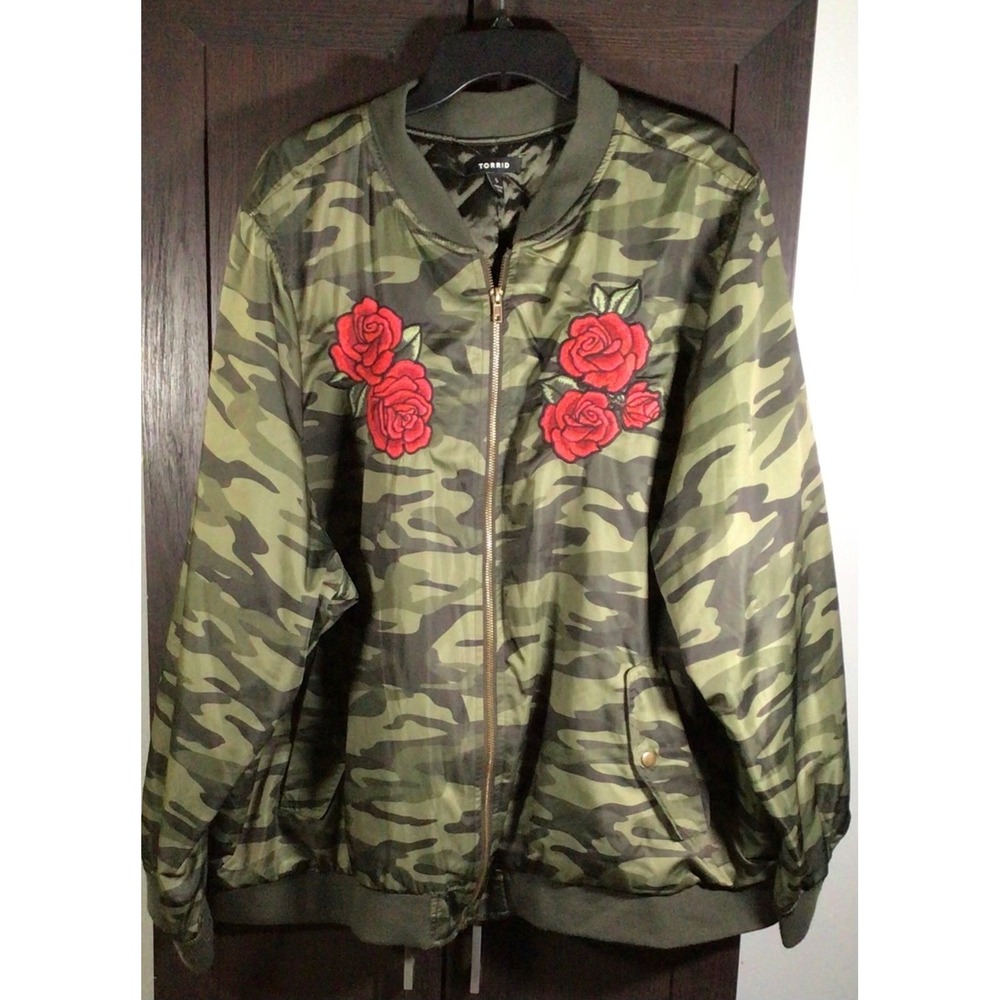 Torrid Camo Bomber Jacket Rose Embroidered Military Streetwear Plus Size 4 28W